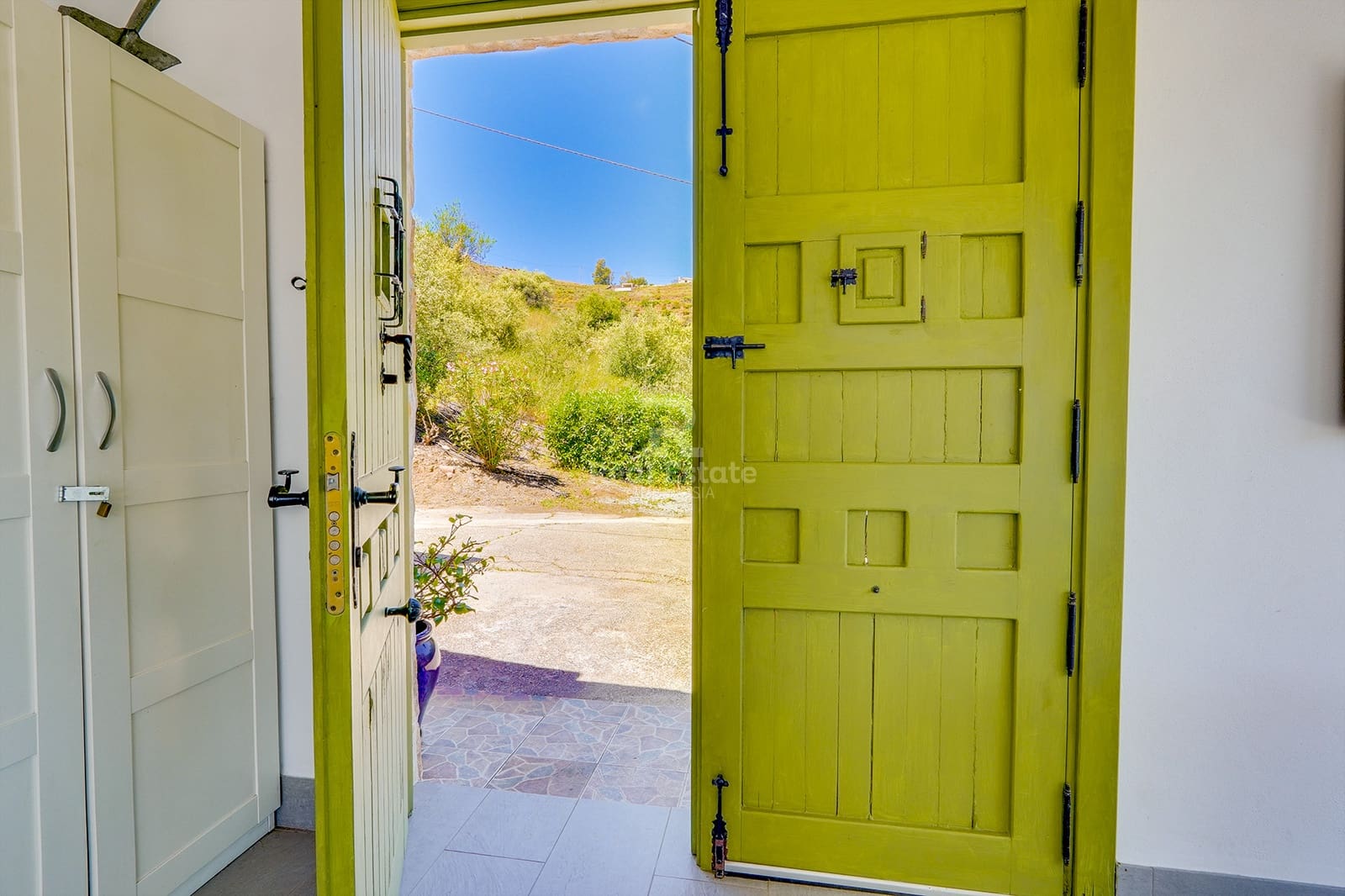 3 soveværelse Villa til salg i Torrox med swimmingpool garage - € 399.000 (Ref: 8999626)