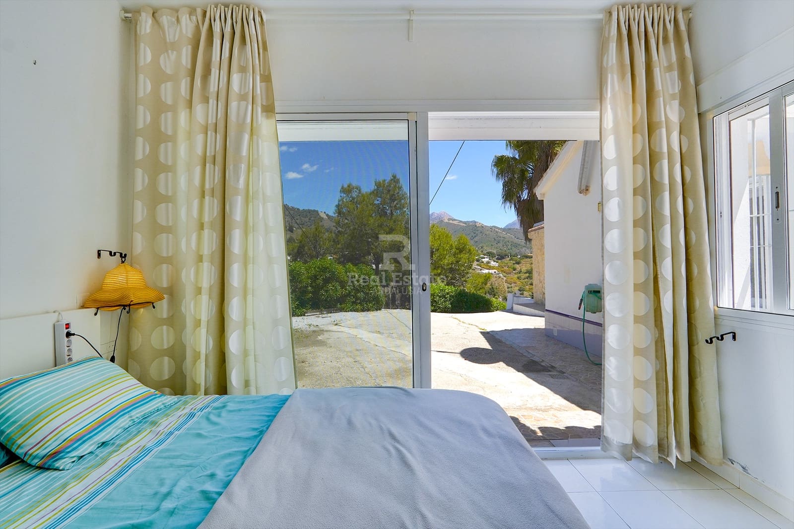 3 soveværelse Villa til salg i Torrox med swimmingpool garage - € 399.000 (Ref: 8999626)