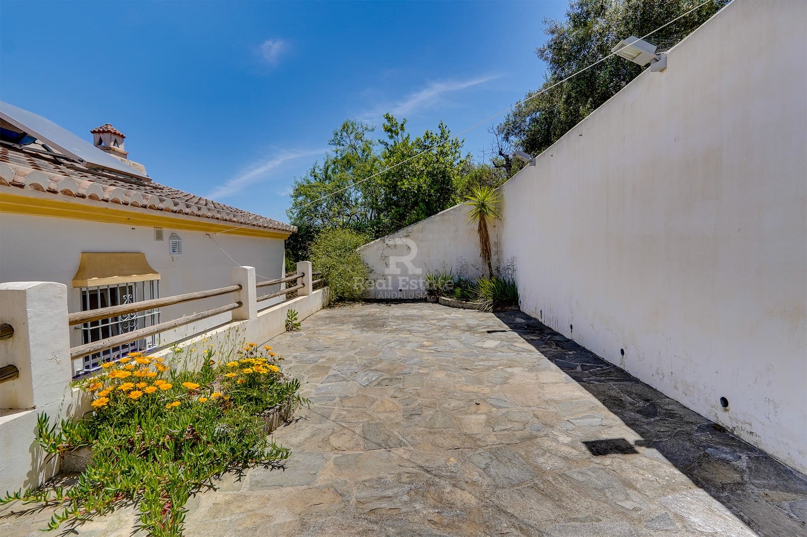 3 soveværelse Villa til salg i Torrox med swimmingpool garage - € 399.000 (Ref: 8999626)