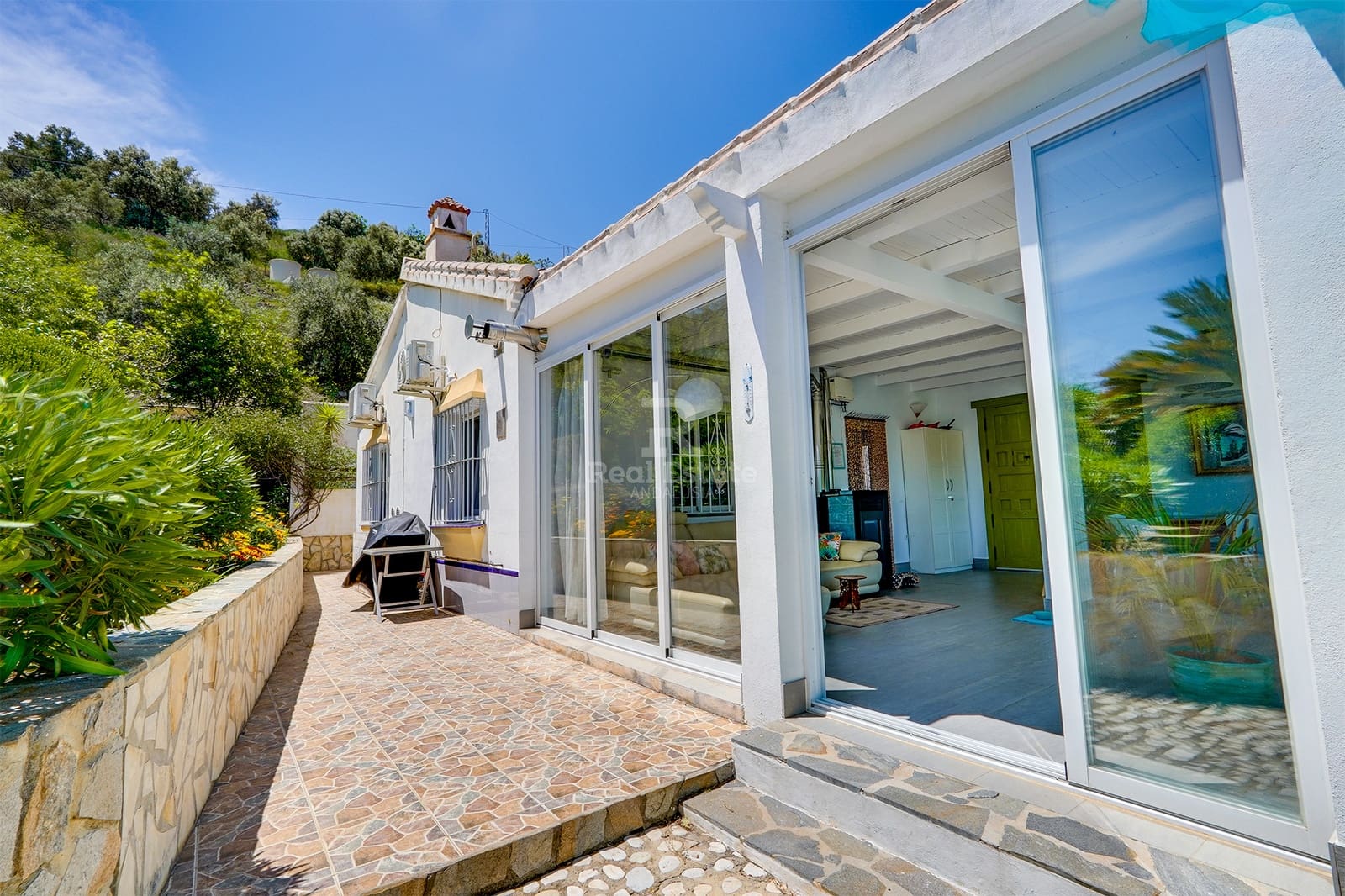 3 soveværelse Villa til salg i Torrox med swimmingpool garage - € 399.000 (Ref: 8999626)