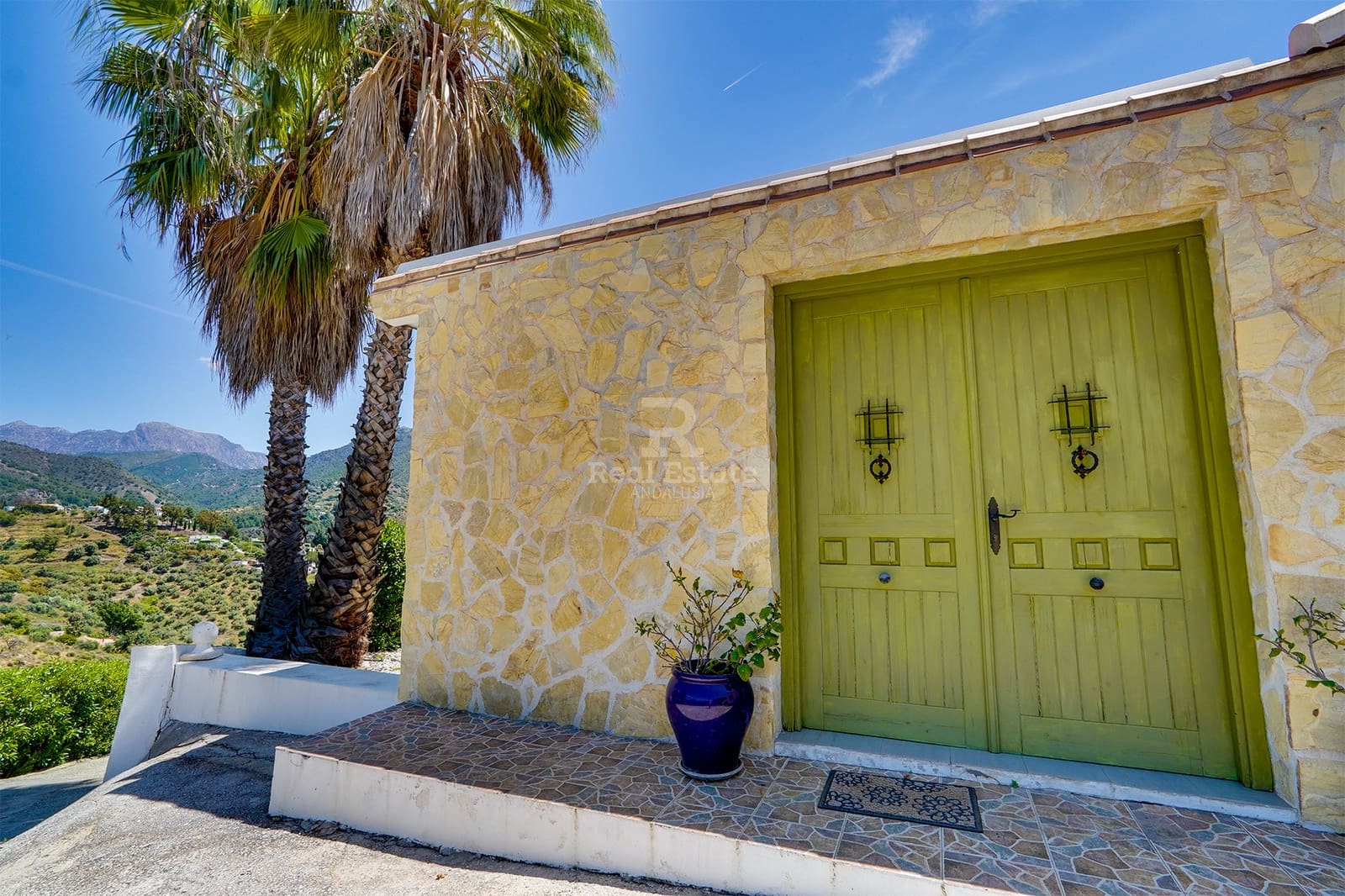 3 soveværelse Villa til salg i Torrox med swimmingpool garage - € 399.000 (Ref: 8999626)