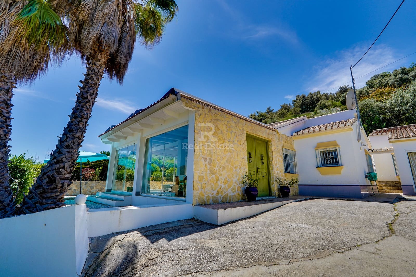 3 soveværelse Villa til salg i Torrox med swimmingpool garage - € 399.000 (Ref: 8999626)