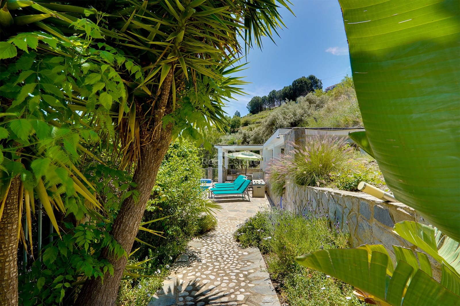 3 soveværelse Villa til salg i Torrox med swimmingpool garage - € 399.000 (Ref: 8999626)