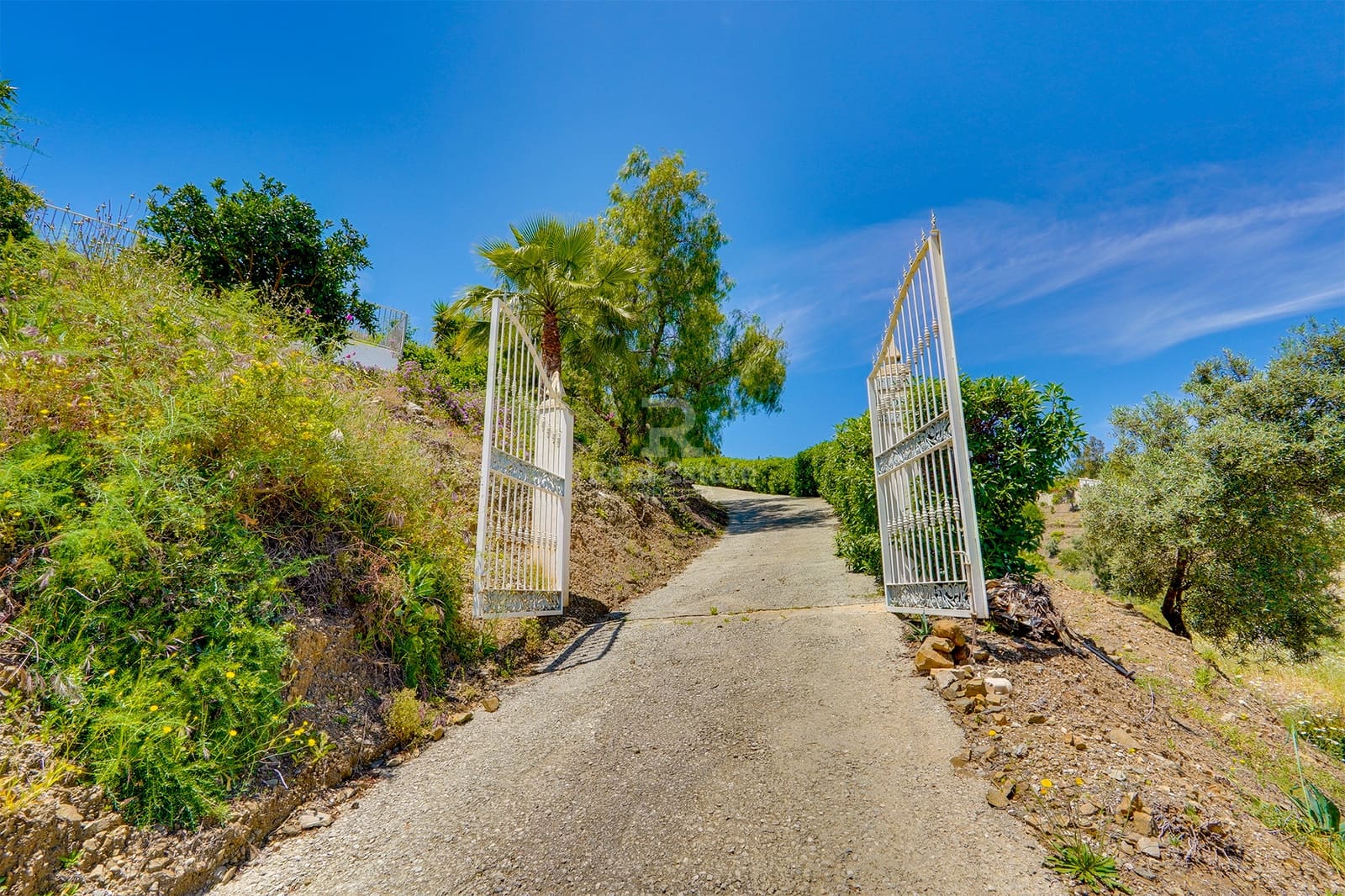 3 soveværelse Villa til salg i Torrox med swimmingpool garage - € 399.000 (Ref: 8999626)