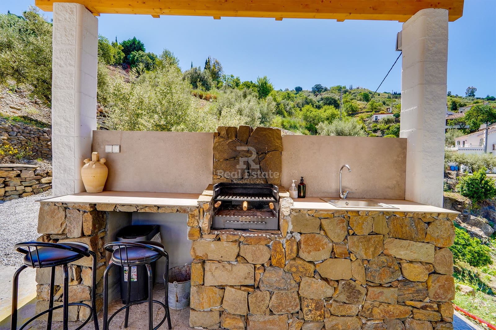 1 soveværelse Villa til leje i Competa med swimmingpool garage - € 1.000 (Ref: 9015518)