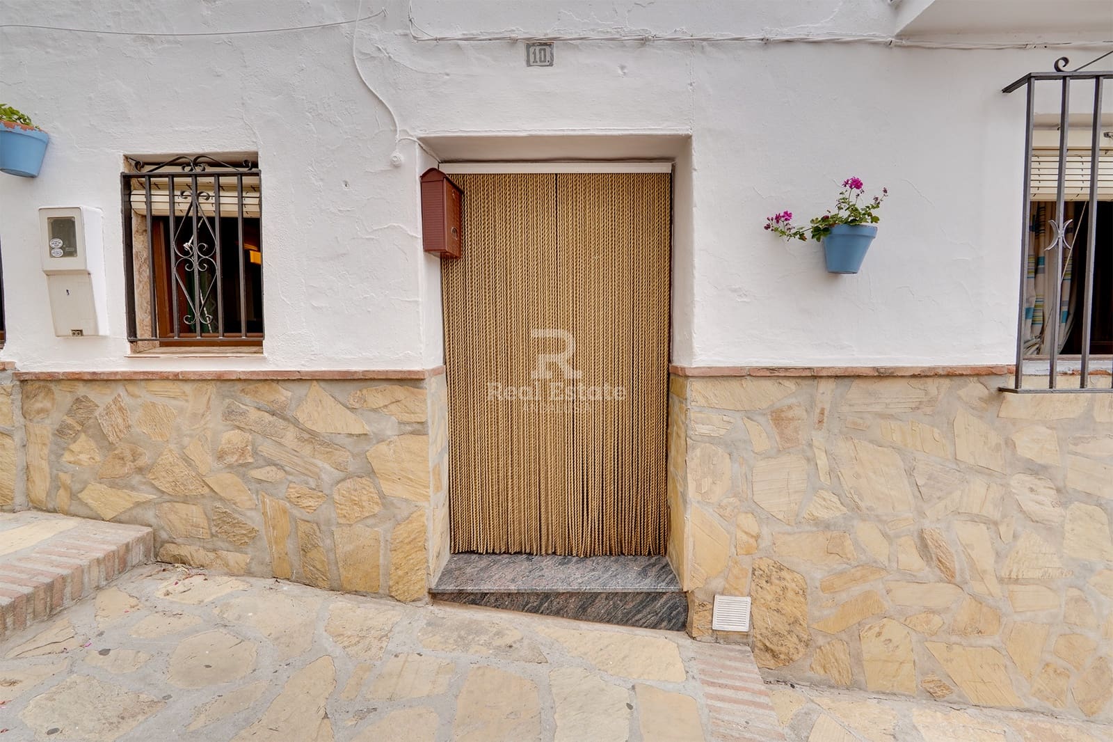 4 soverom Hus til salgs i Archez - € 88 000 (Ref: 9084583)