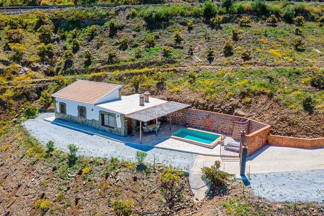 2 bedroom Villa for rent in Cómpeta with pool garage - € 1,300 (Ref: 9117983)
