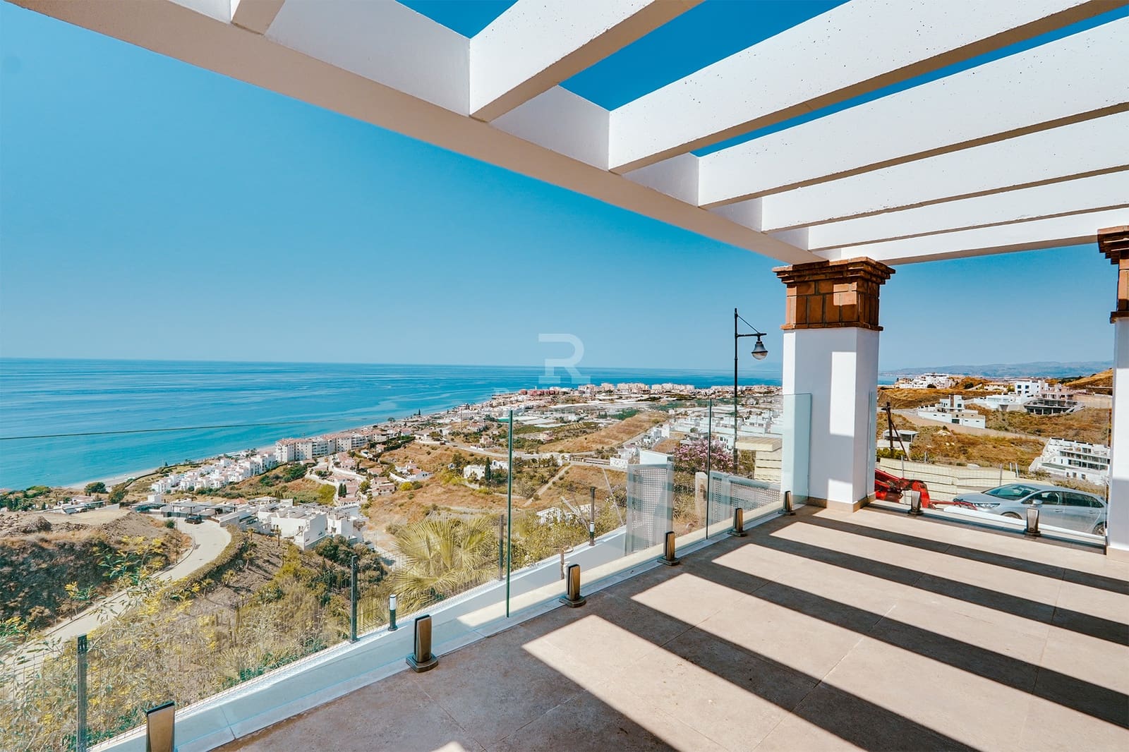 2 soveværelse Semi-Rækkehus til salg i Torrox med swimmingpool garage - € 318.000 (Ref: 9118109)