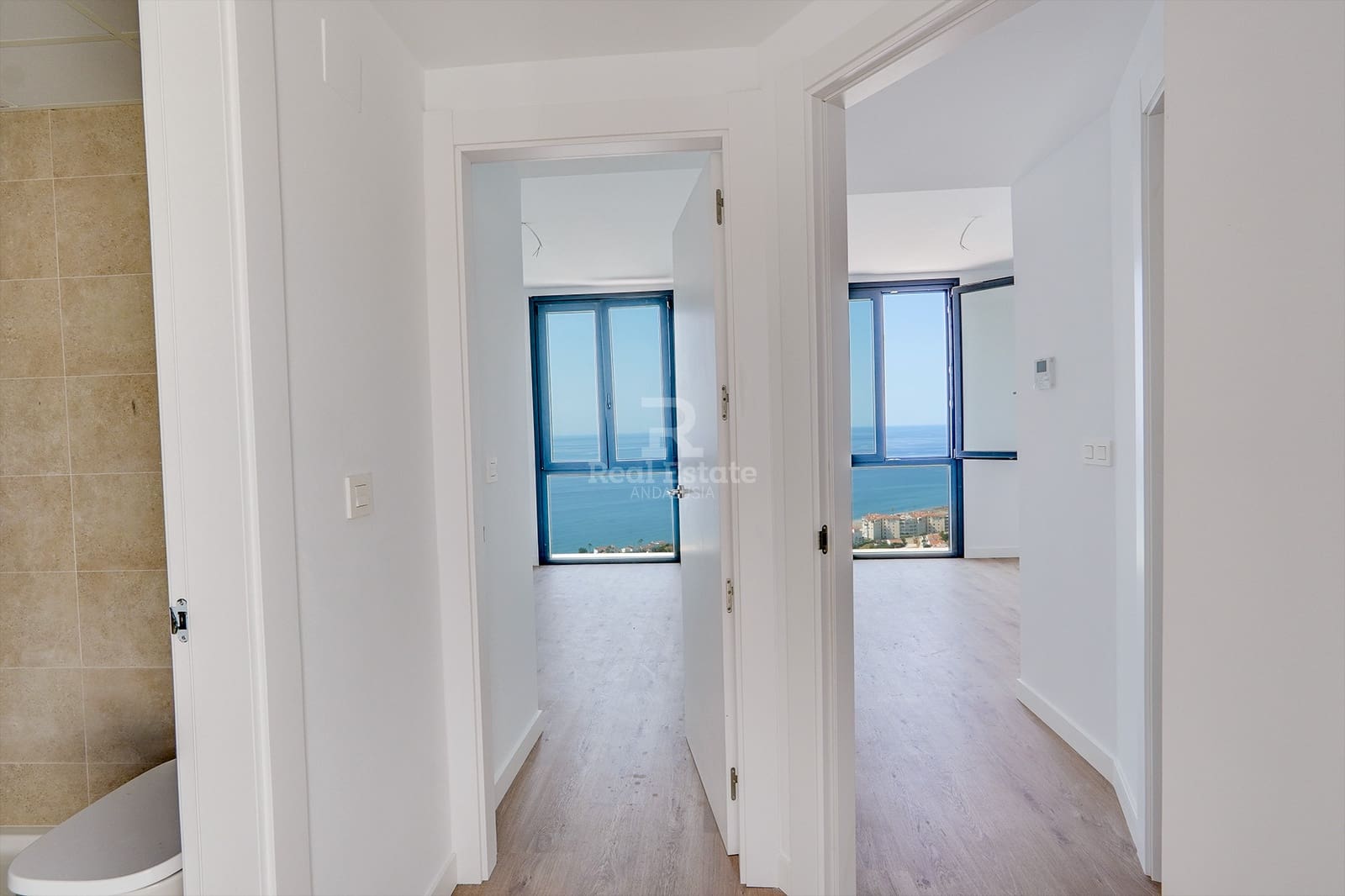 2 soveværelse Semi-Rækkehus til salg i Torrox med swimmingpool garage - € 318.000 (Ref: 9118109)