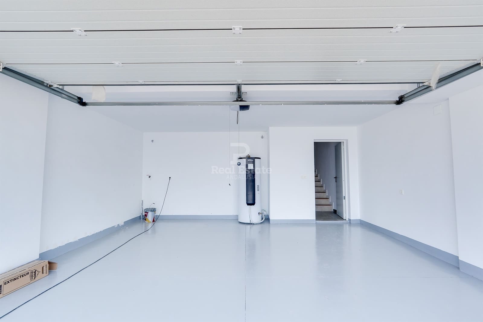 2 soveværelse Semi-Rækkehus til salg i Torrox med swimmingpool garage - € 318.000 (Ref: 9118109)