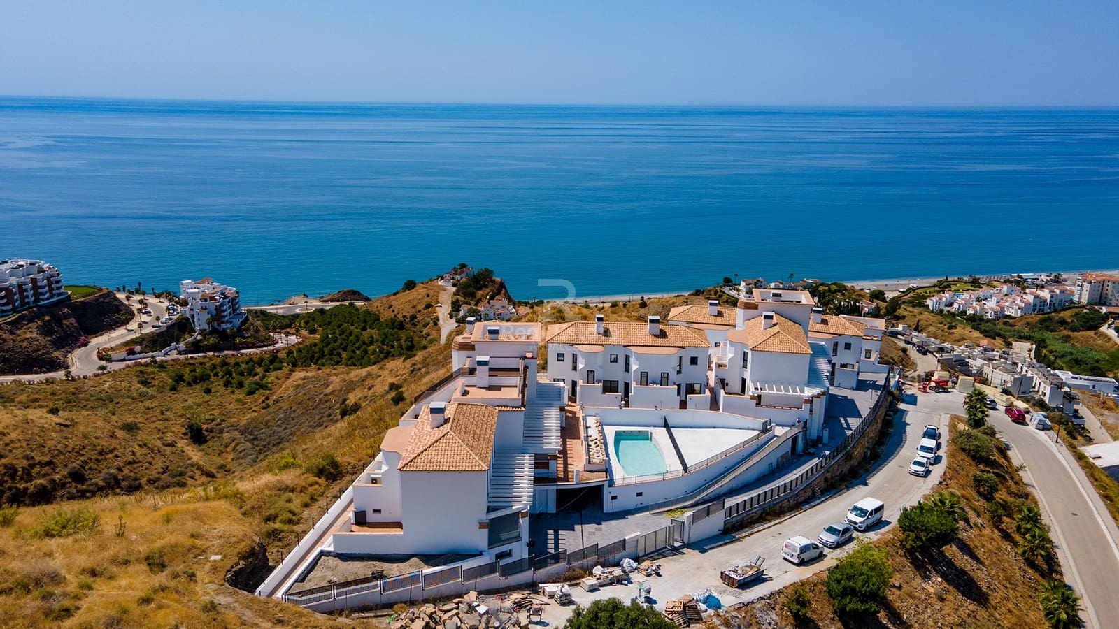 2 soveværelse Semi-Rækkehus til salg i Torrox med swimmingpool garage - € 318.000 (Ref: 9118109)