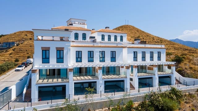 2 soveværelse Semi-Rækkehus til salg i El Peñoncillo, Torrox med swimmingpool garage - € 318.000 (Ref: 9118109)