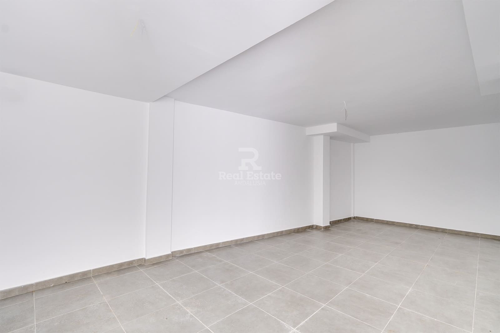 2 soveværelse Semi-Rækkehus til salg i Torrox med swimmingpool garage - € 318.000 (Ref: 9118109)