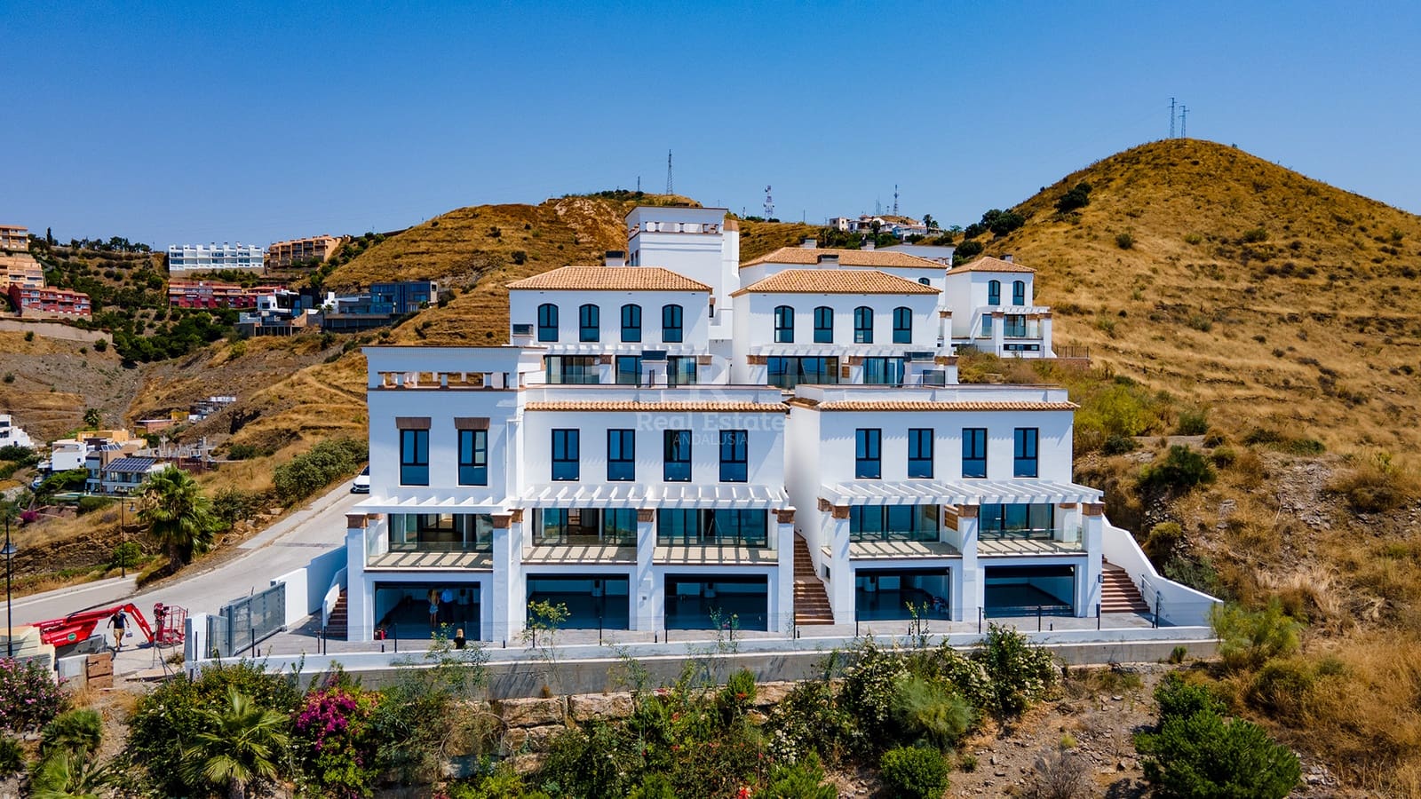 2 soveværelse Semi-Rækkehus til salg i Torrox med swimmingpool garage - € 318.000 (Ref: 9118109)