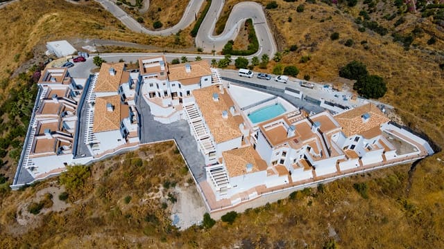 2 soveværelse Semi-Rækkehus til salg i El Peñoncillo, Torrox med swimmingpool garage - € 318.000 (Ref: 9118109)