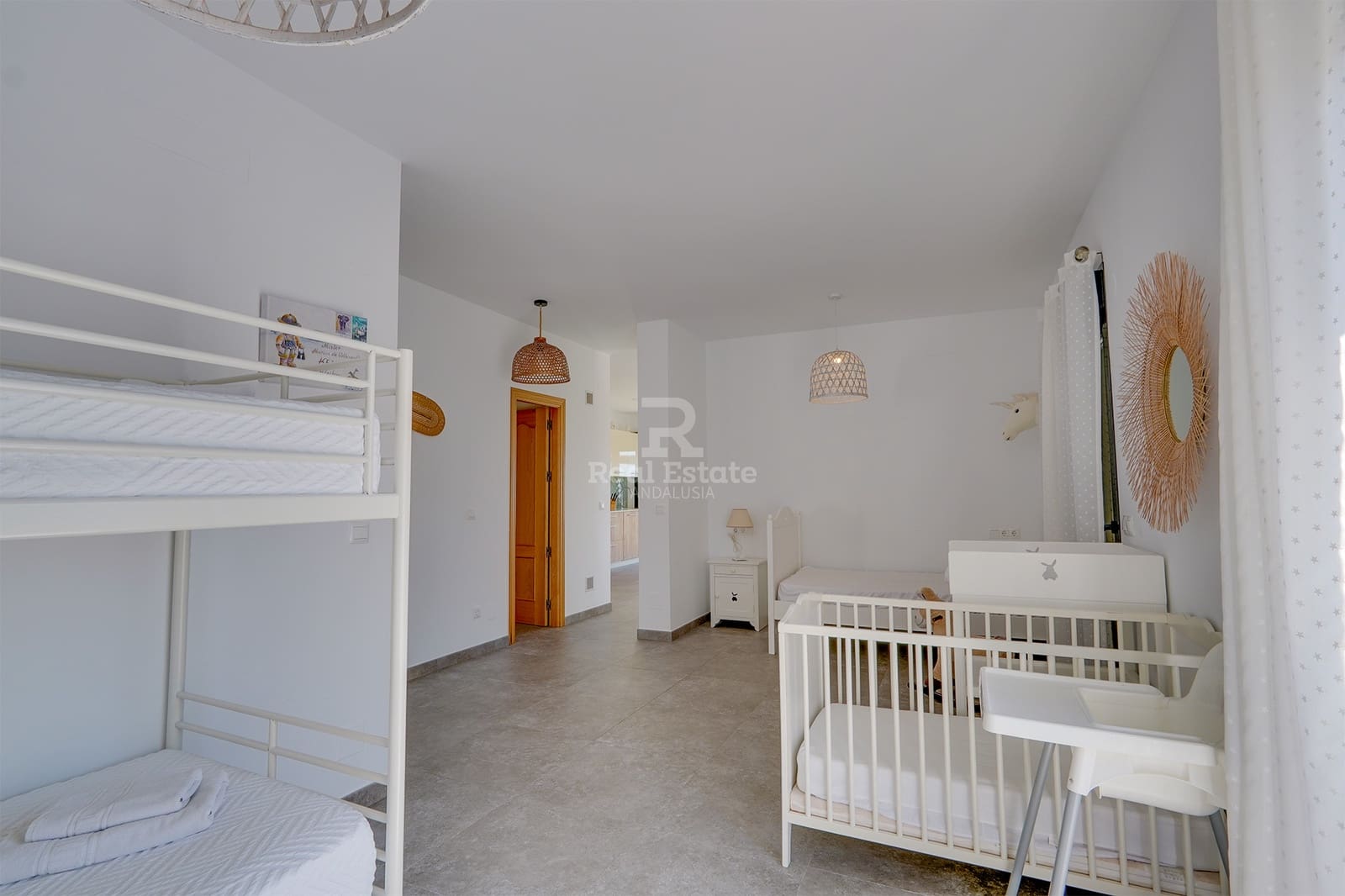 2 makuuhuone Huvila vuokrattavana paikassa Torrox mukana uima-altaan 
autotalli - 2 000 € (Ref: 9180636)