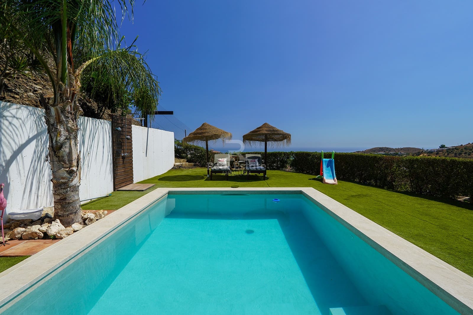 2 makuuhuone Huvila vuokrattavana paikassa Torrox mukana uima-altaan 
autotalli - 2 000 € (Ref: 9180636)