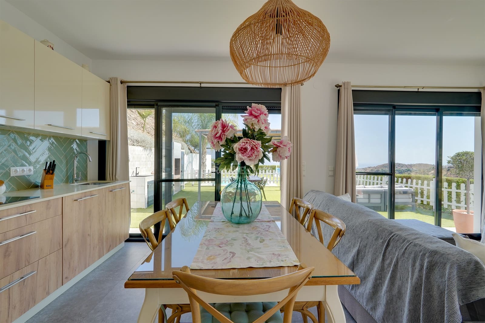 2 makuuhuone Huvila vuokrattavana paikassa Torrox mukana uima-altaan 
autotalli - 2 000 € (Ref: 9180636)