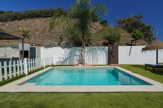 2 bedroom Villa for rent in Torrox Pueblo, Torrox with pool garage - € 2,000 (Ref: 9180636)