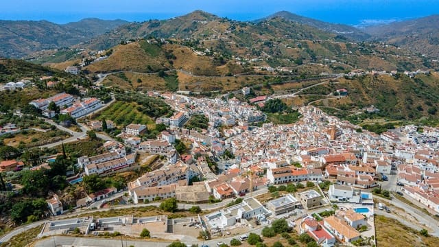 3 makuuhuone Huvila myytävänä paikassa Cómpeta mukana uima-altaan 
autotalli - 500 000 € (Ref: 9251576)