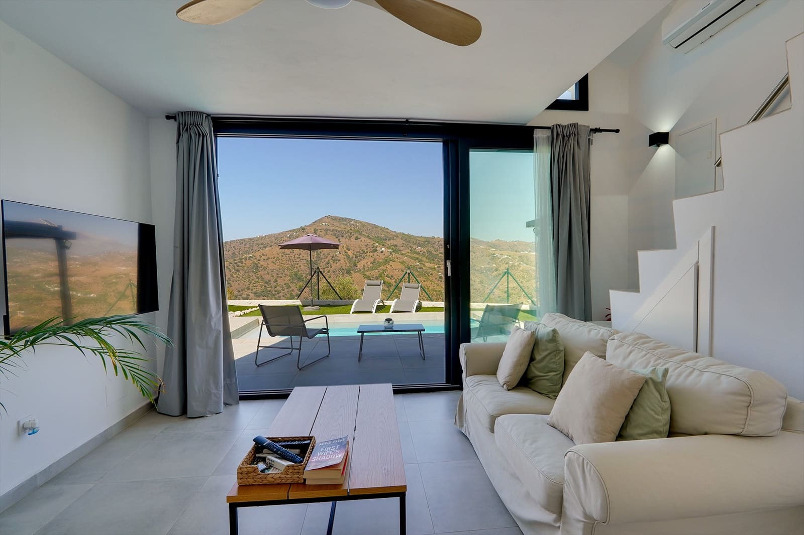 1 sypialnia Willa do wynajęcia w Frigiliana z basenem garażem - 1 400 € (Ref: 9251578)