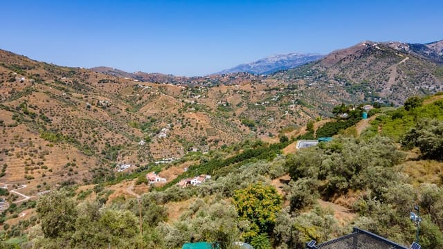 1 quarto Moradia para arrendar em Frigiliana com piscina garagem - 1 400 € (Ref: 9251578)