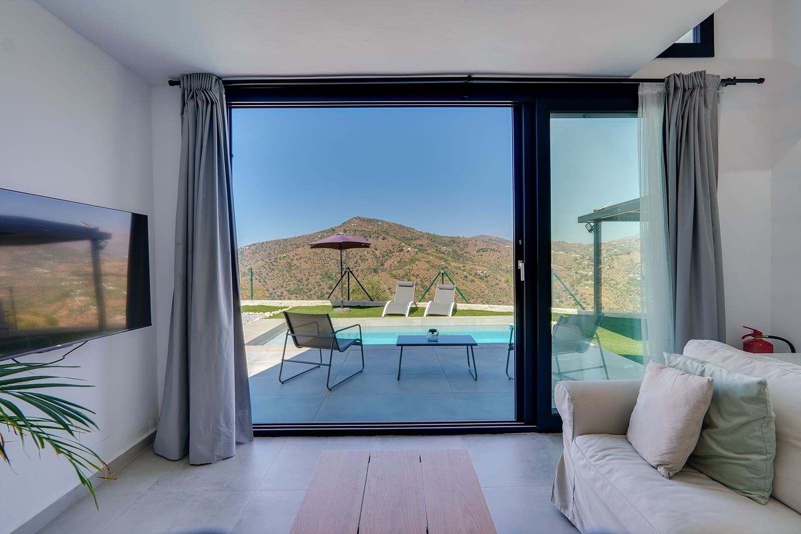 1 sypialnia Willa do wynajęcia w Frigiliana z basenem garażem - 1 400 € (Ref: 9251578)