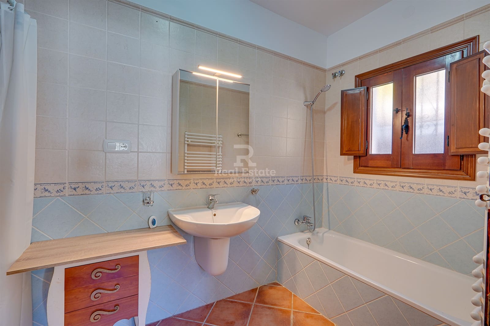 3 soveværelse Villa til salg i Archez med swimmingpool garage - € 349.000 (Ref: 9340252)