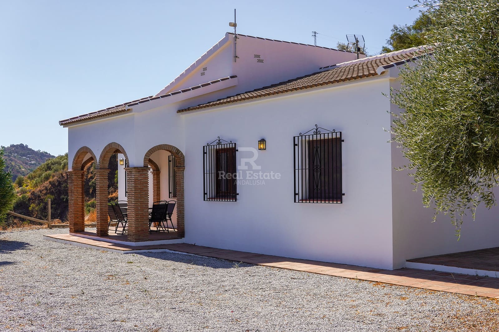 3 soveværelse Villa til salg i Archez med swimmingpool garage - € 349.000 (Ref: 9340252)