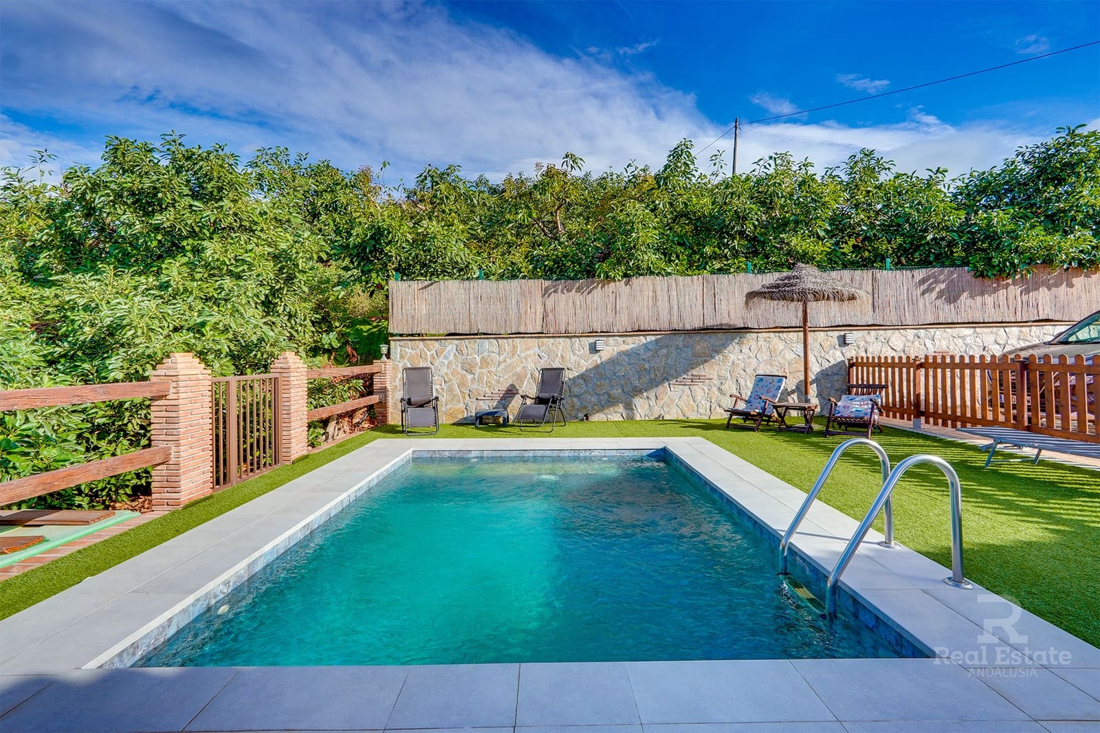 3 makuuhuone Huvila vuokrattavana paikassa Torrox-Costa mukana uima-altaan 
autotalli - 2 200 € (Ref: 9355319)