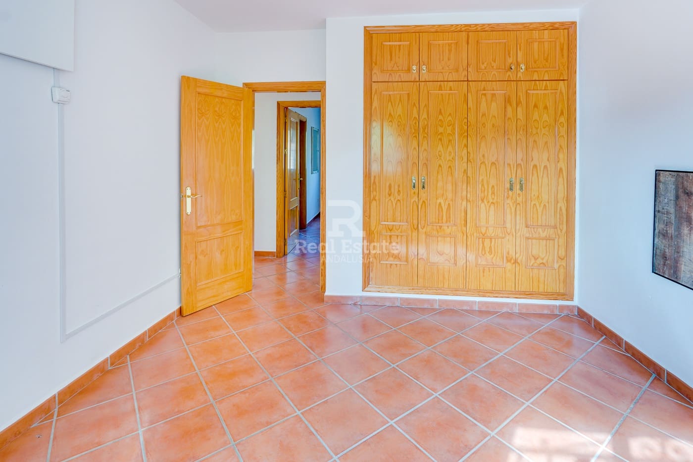 5 bedroom Villa for sale in Competa with pool garage - € 399,950 (Ref: 9360675)