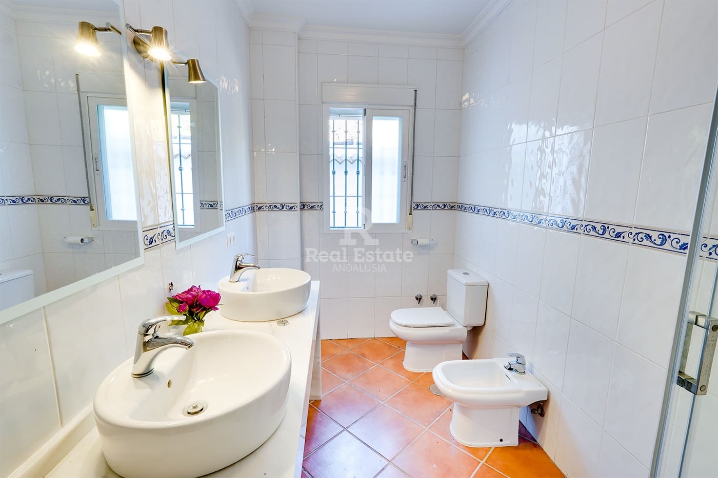 5 bedroom Villa for sale in Competa with pool garage - € 399,950 (Ref: 9360675)