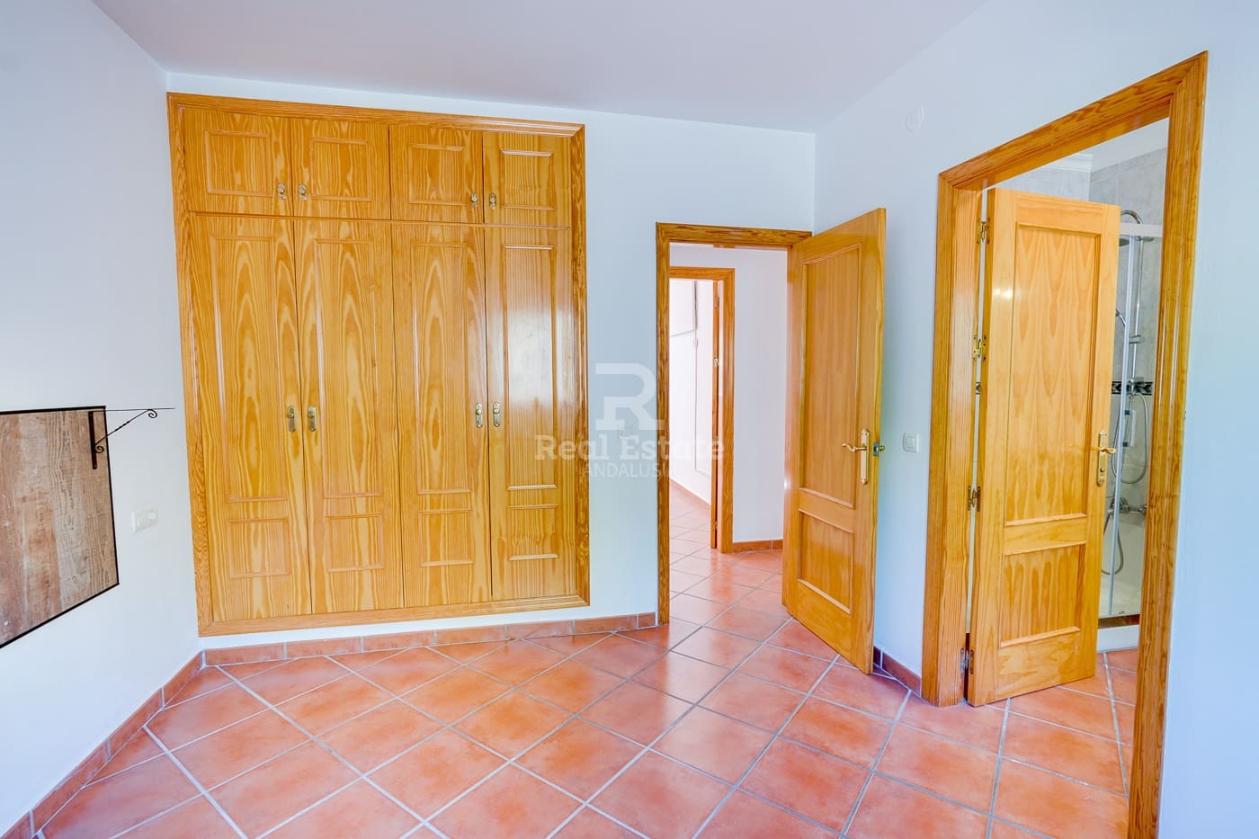 5 bedroom Villa for sale in Competa with pool garage - € 399,950 (Ref: 9360675)