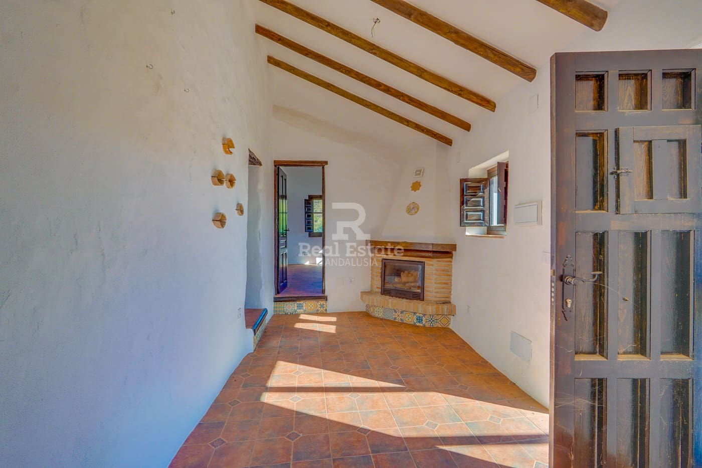 5 bedroom Villa for sale in Competa with pool garage - € 399,950 (Ref: 9360675)