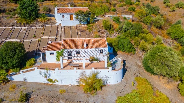 5 sypialnia Willa na sprzedaż w Cómpeta z basenem garażem - 399 950 € (Ref: 9360675)