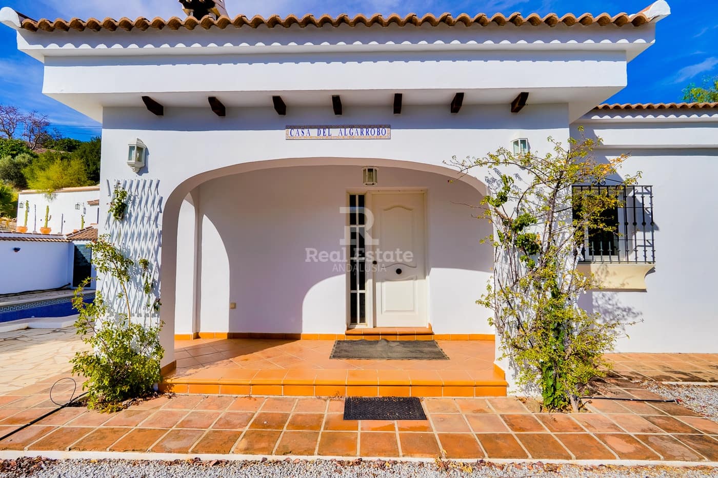5 bedroom Villa for sale in Competa with pool garage - € 399,950 (Ref: 9360675)