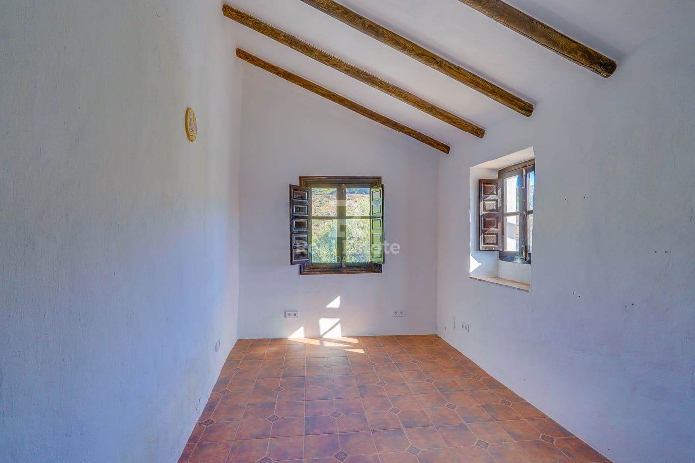 5 bedroom Villa for sale in Competa with pool garage - € 399,950 (Ref: 9360675)