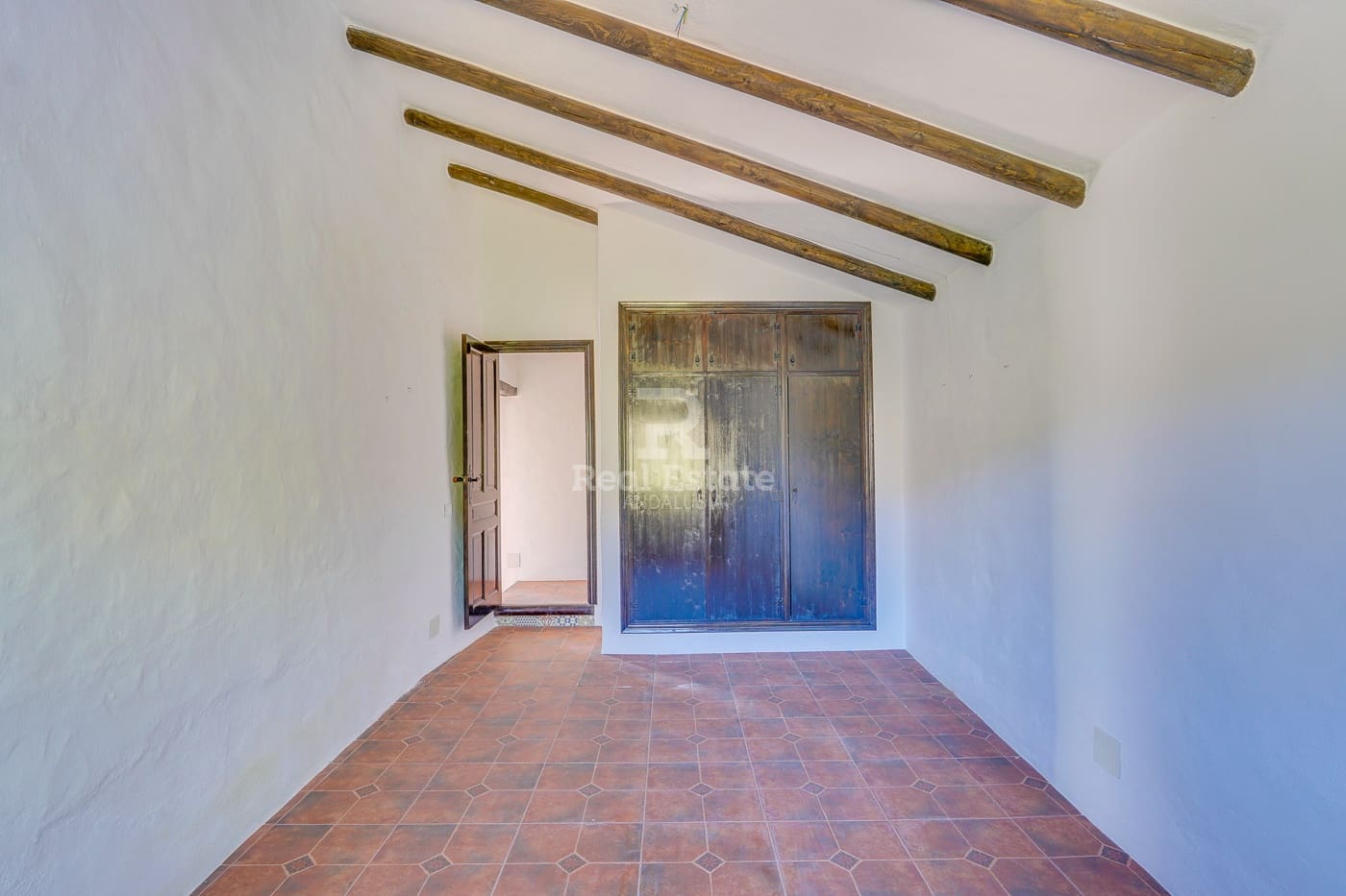 5 bedroom Villa for sale in Competa with pool garage - € 399,950 (Ref: 9360675)