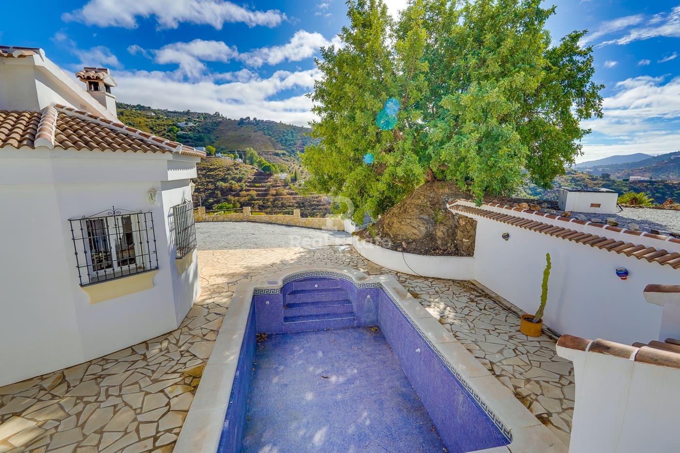 5 bedroom Villa for sale in Competa with pool garage - € 399,950 (Ref: 9360675)