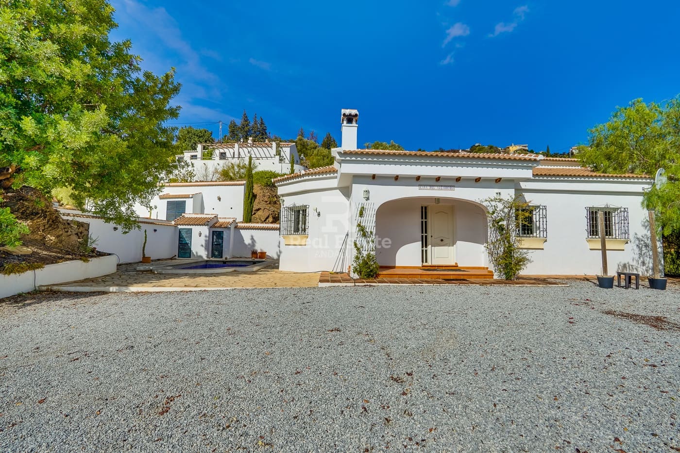 5 bedroom Villa for sale in Competa with pool garage - € 399,950 (Ref: 9360675)