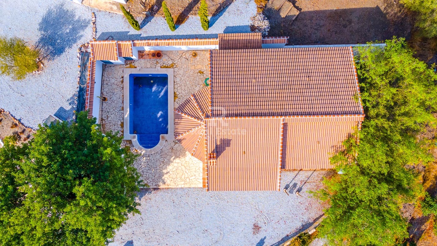 5 bedroom Villa for sale in Competa with pool garage - € 399,950 (Ref: 9360675)