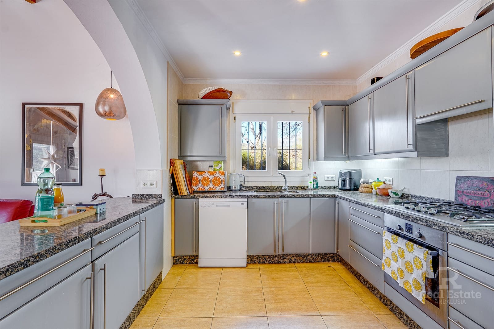 3 bedroom Villa for sale in Competa with pool garage - € 479,000 (Ref: 9395276)