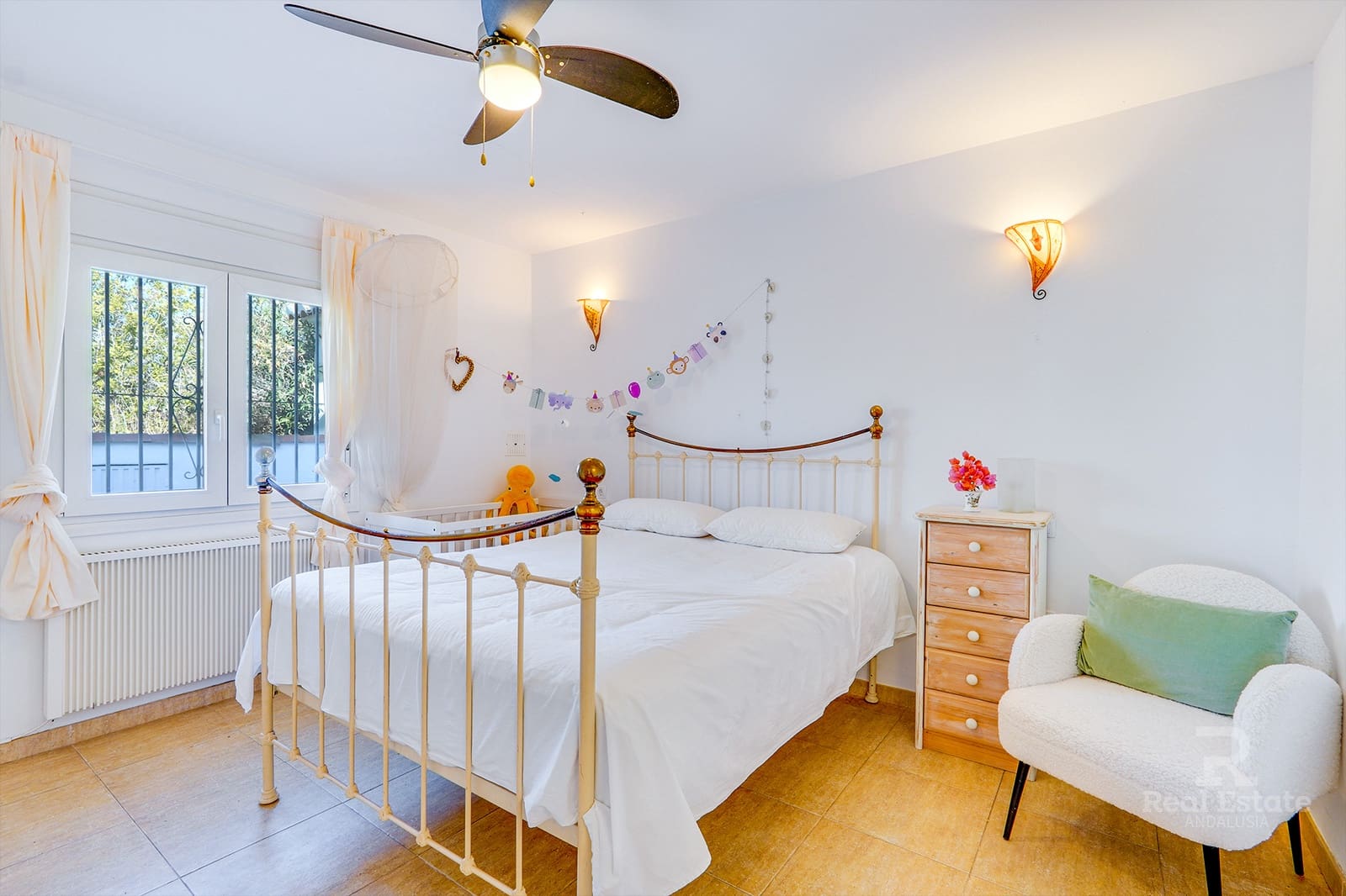 3 bedroom Villa for sale in Competa with pool garage - € 479,000 (Ref: 9395276)