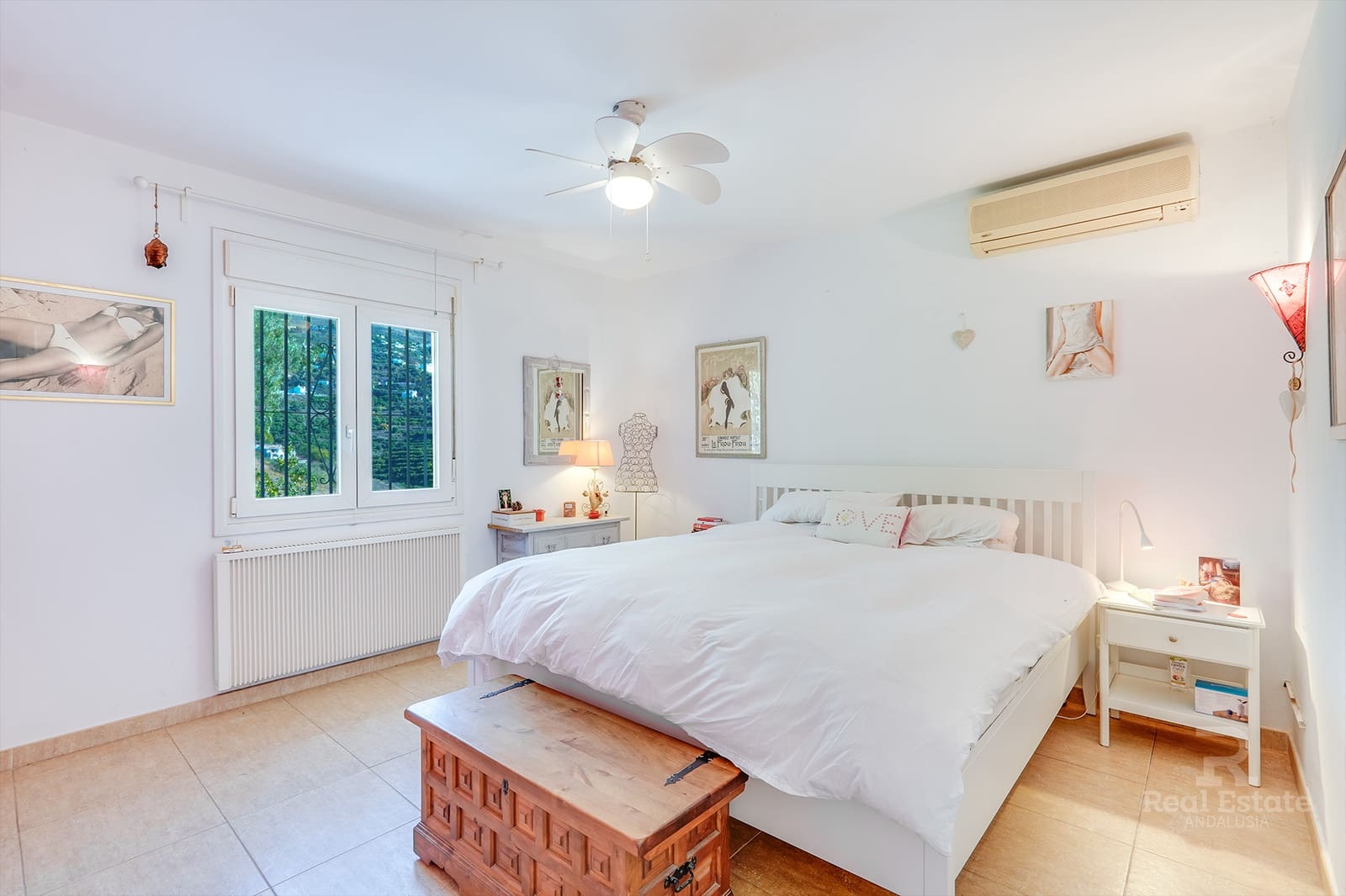 3 bedroom Villa for sale in Competa with pool garage - € 479,000 (Ref: 9395276)