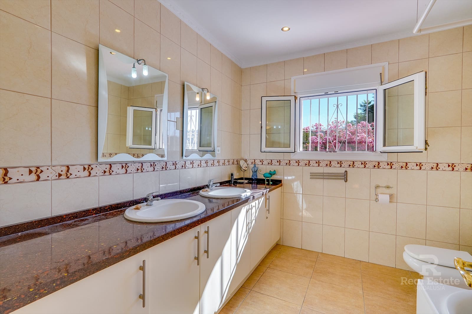 3 bedroom Villa for sale in Competa with pool garage - € 479,000 (Ref: 9395276)