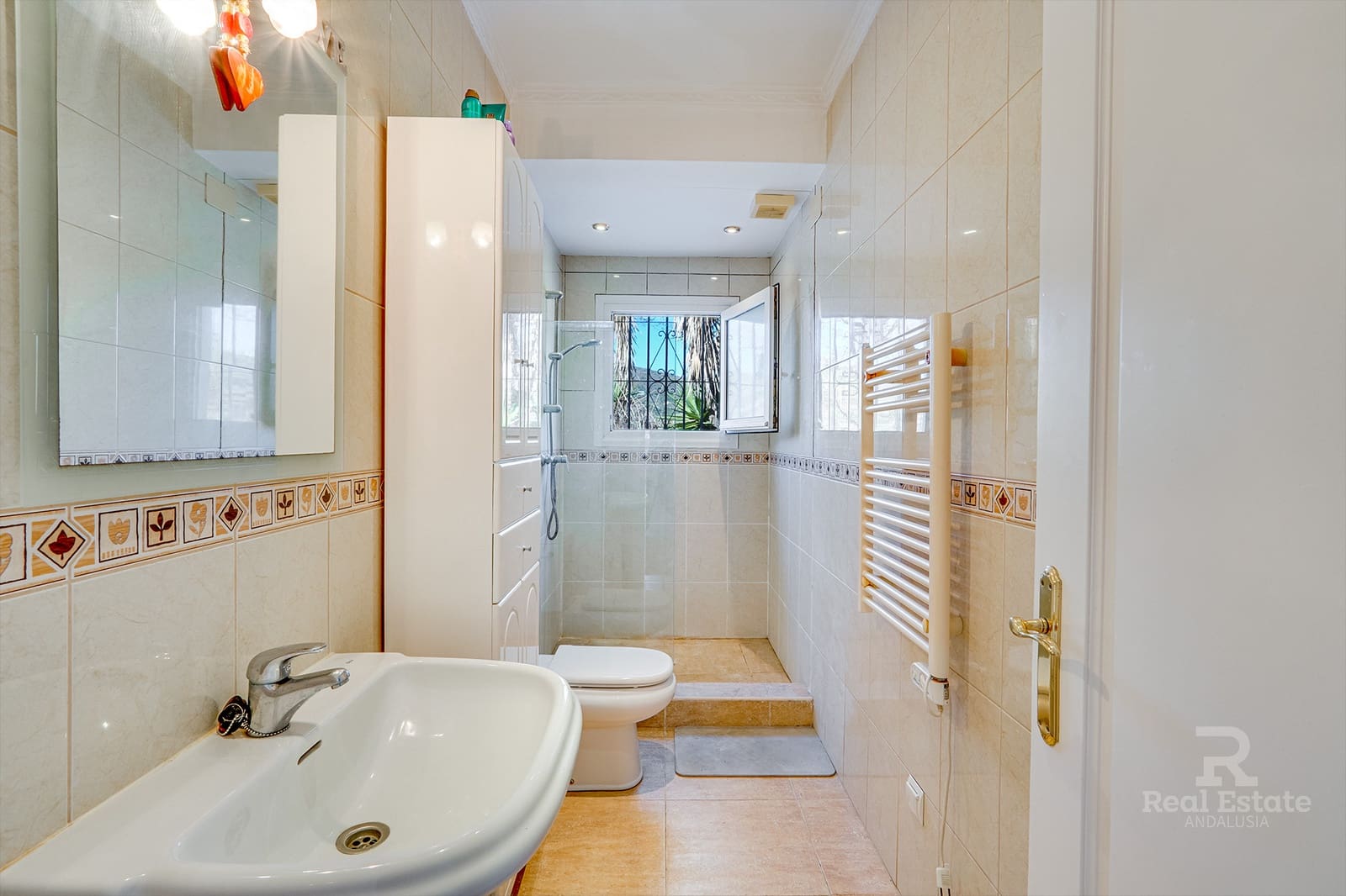 3 bedroom Villa for sale in Competa with pool garage - € 479,000 (Ref: 9395276)