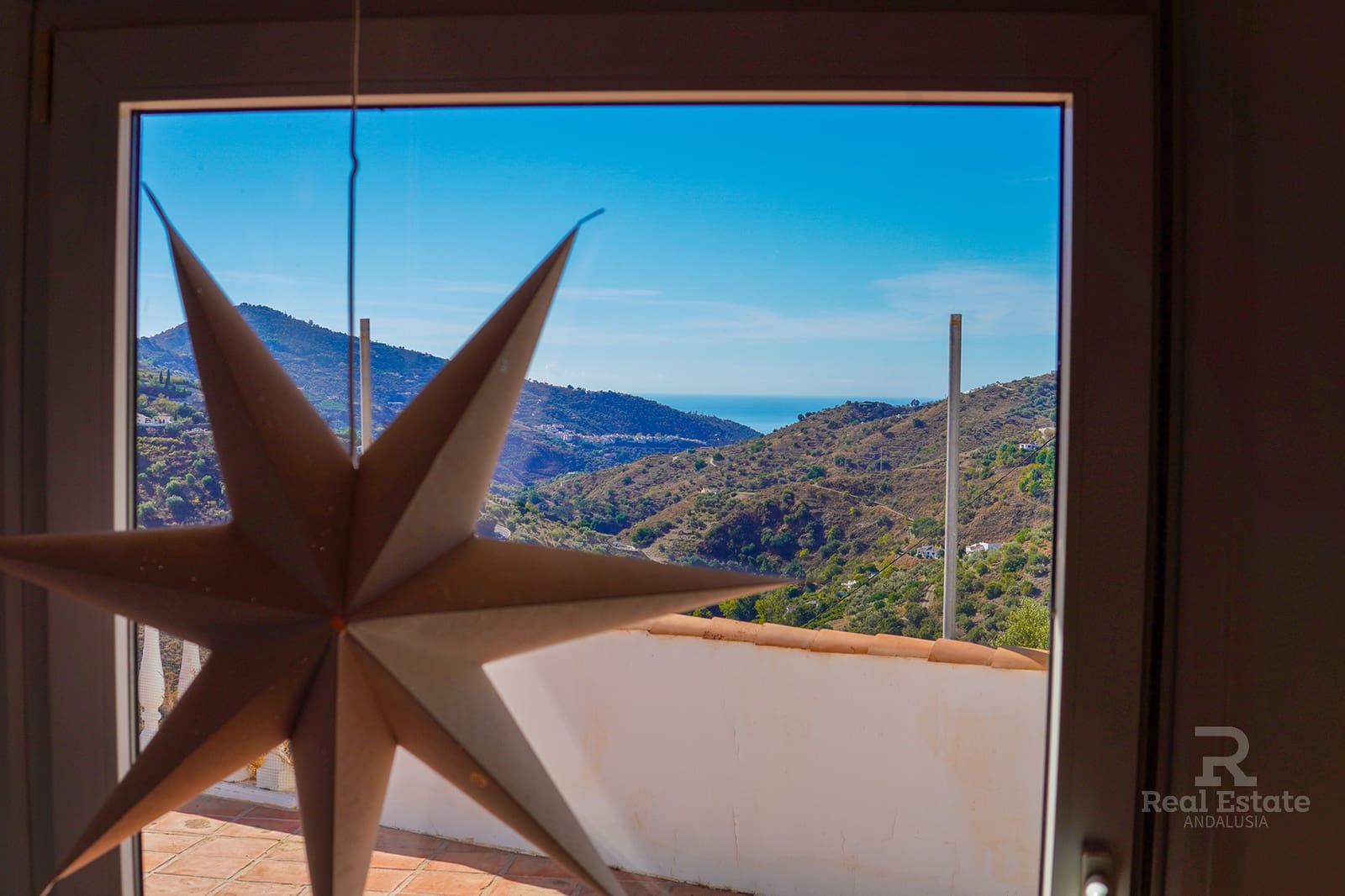 3 bedroom Villa for sale in Competa with pool garage - € 479,000 (Ref: 9395276)