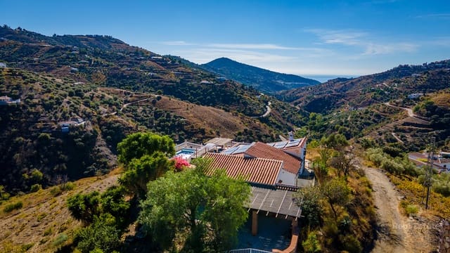 3 bedroom Villa for sale in Cómpeta with pool garage - € 479,000 (Ref: 9395276)