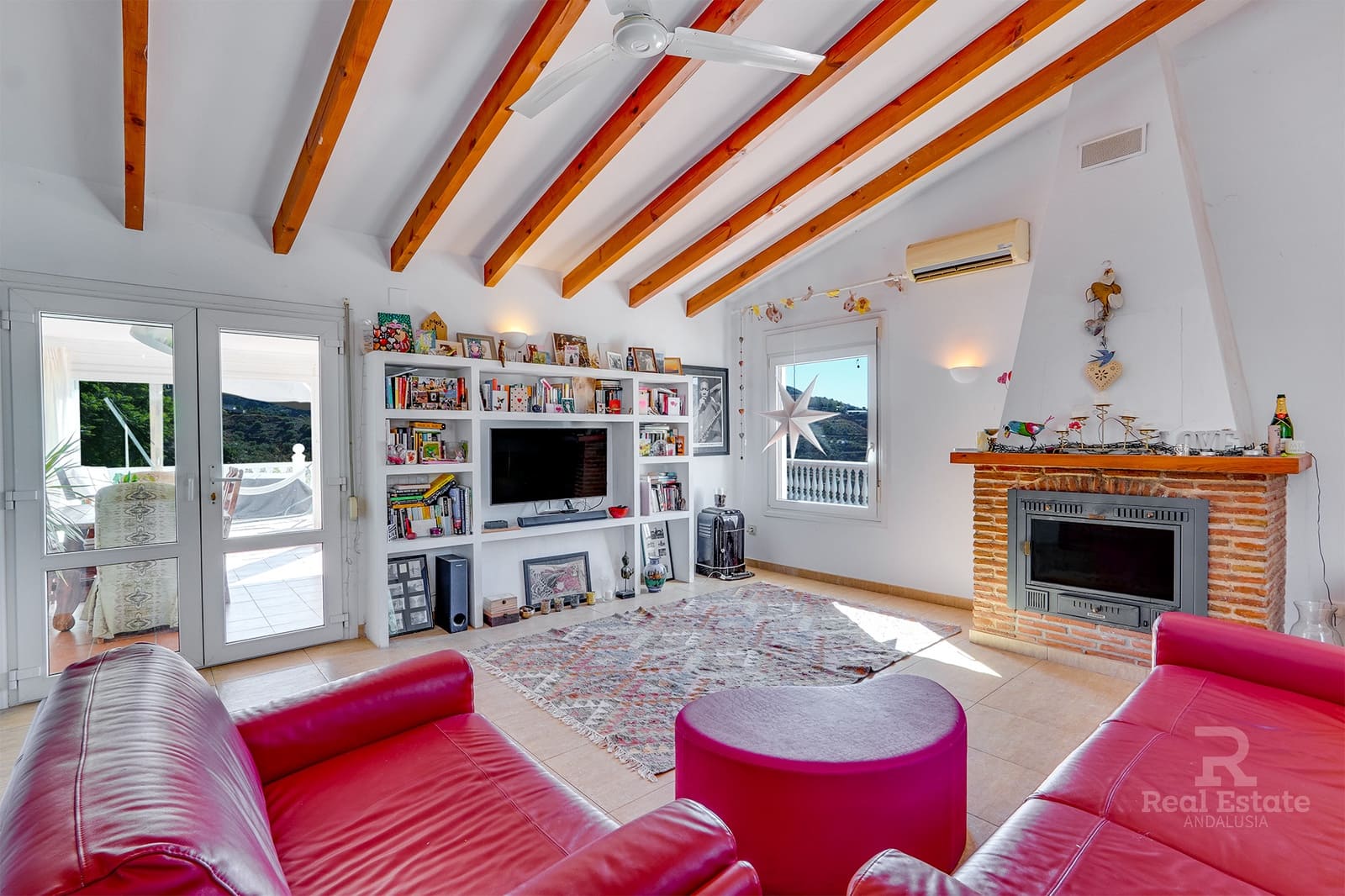 3 bedroom Villa for sale in Competa with pool garage - € 479,000 (Ref: 9395276)