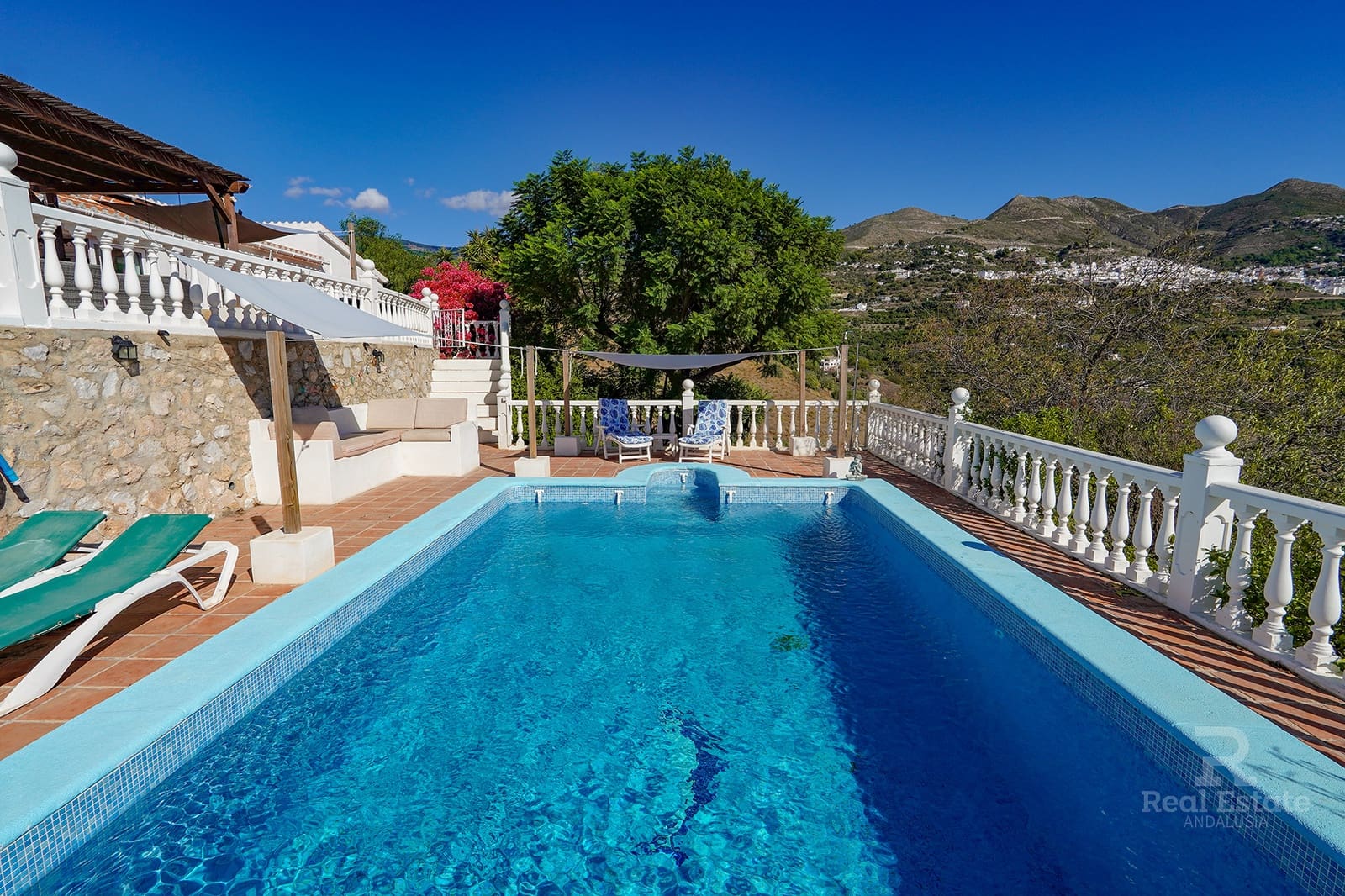 3 bedroom Villa for sale in Competa with pool garage - € 479,000 (Ref: 9395276)